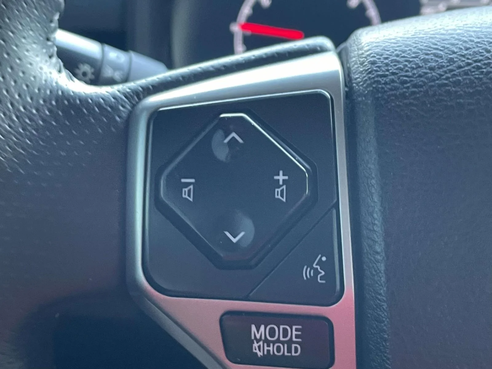 Used 2023  Toyota SR5 image 25