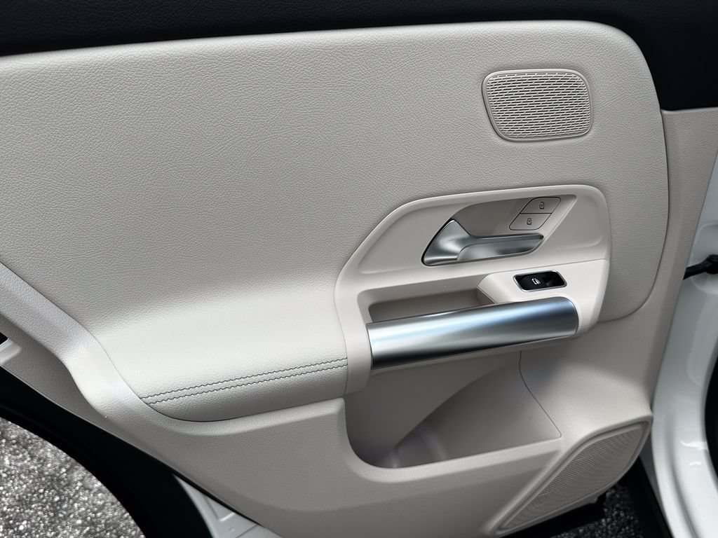New 2026 Polar White Mercedes-Benz GLA 250 image 25