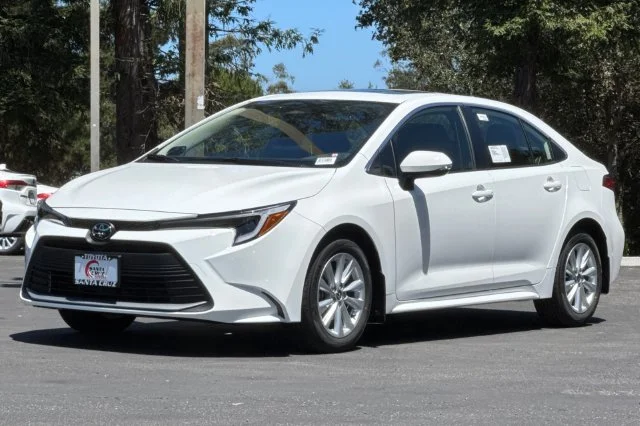 New 2026 Ice Cap Toyota  XLE image 8