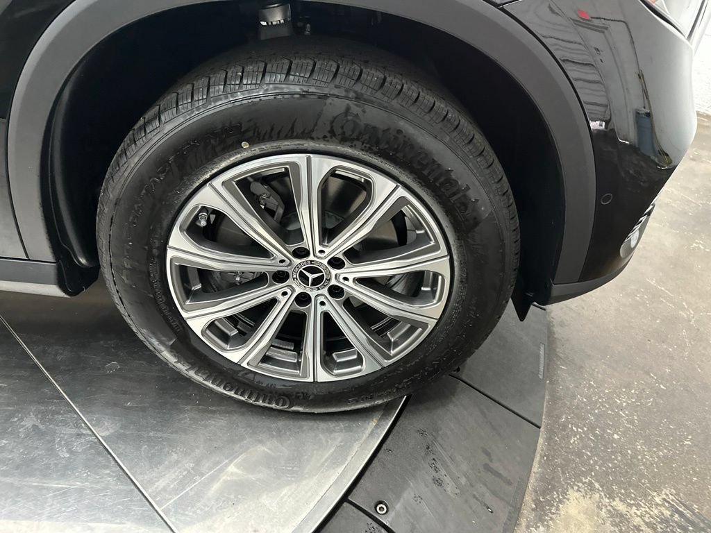 New 2026 Black Mercedes-Benz GLC 300 image 39