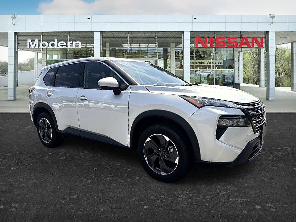 Used 2025 Brilliant Silver Metallic Nissan SV image 7