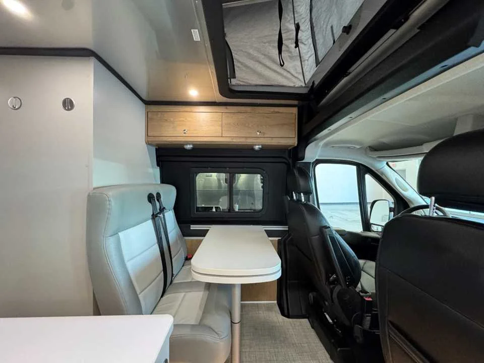 New 2026 GRANITE CRYSTAL METALLIC AIRSTREAM  image 8