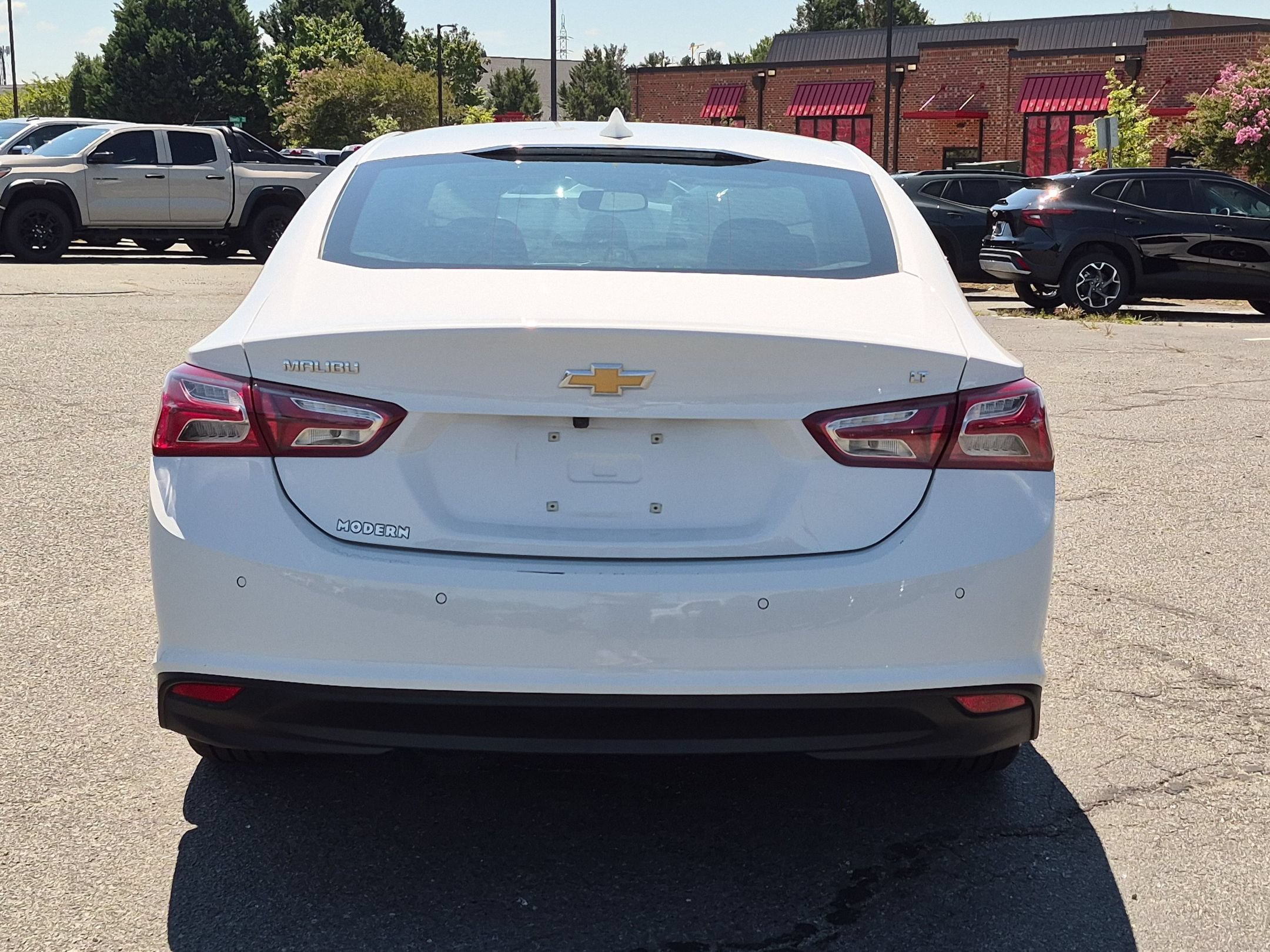 Used 2024 Summit White Chevrolet 2LT image 4