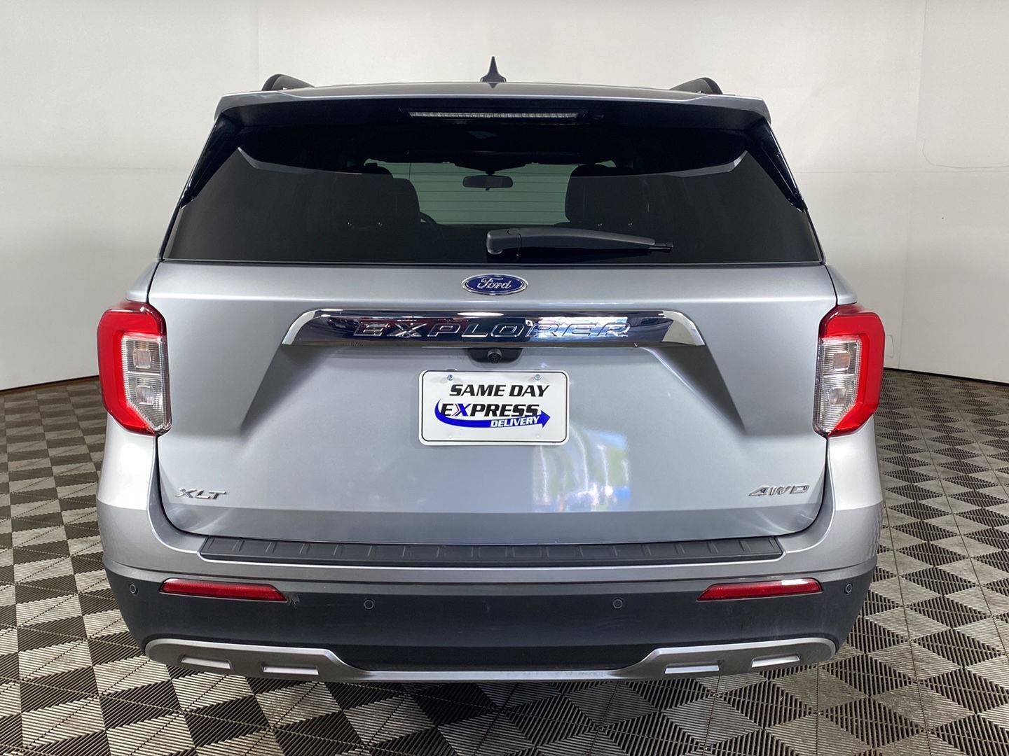 Used 2023 Silver Metallic Ford XLT image 19