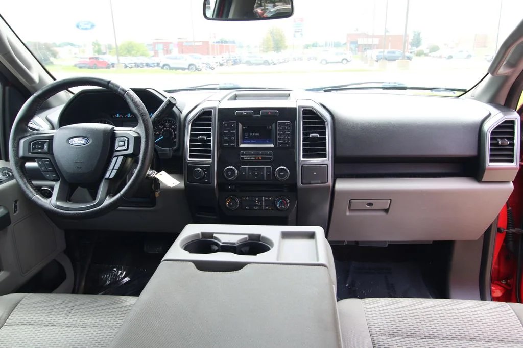 Used 2015 Red Ford XLT image 34