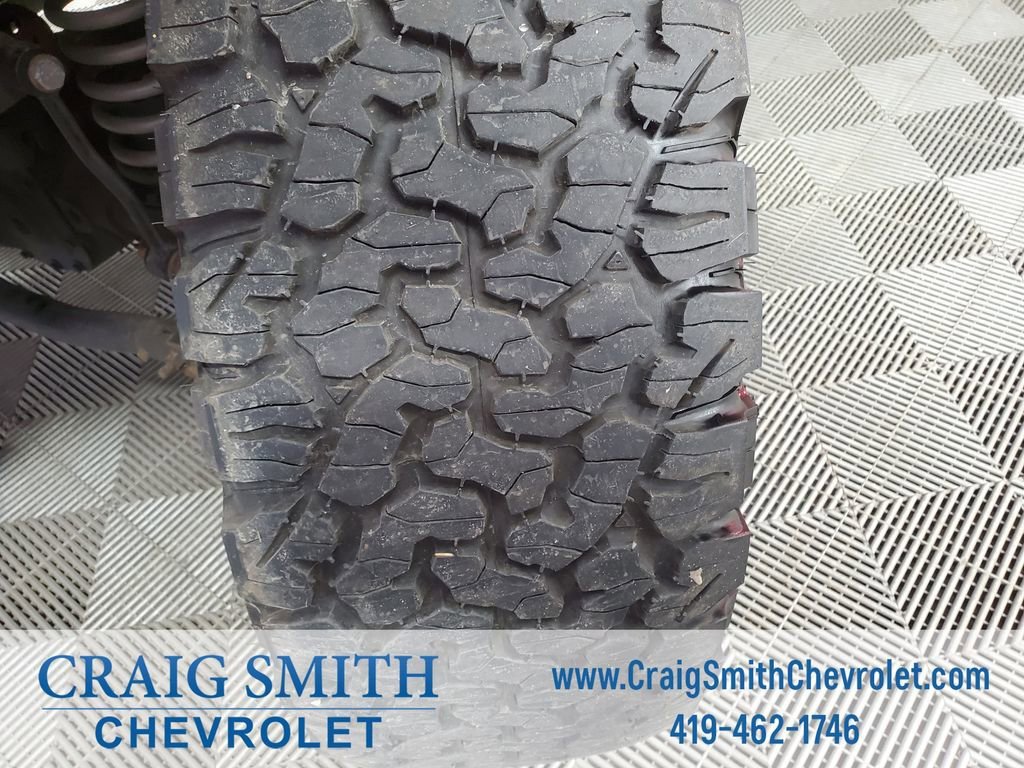 Used 2019 Red Jeep Sahara image 32