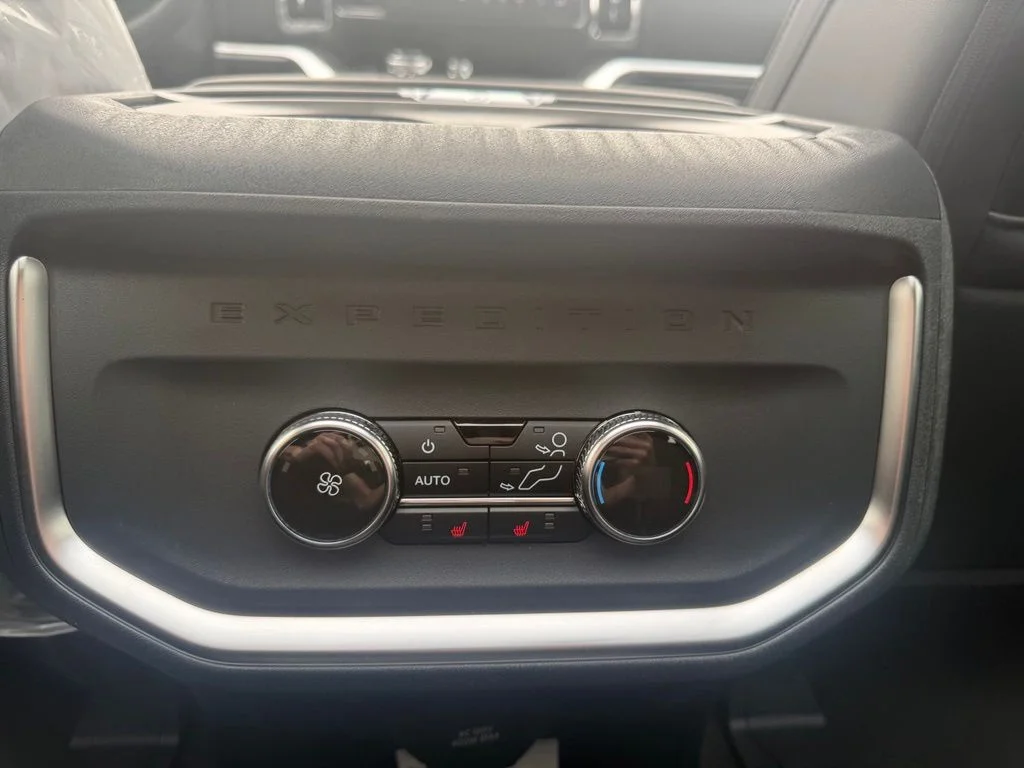 New 2027 Dark Matter Gray Metallic Ford MAX Platinum image 40