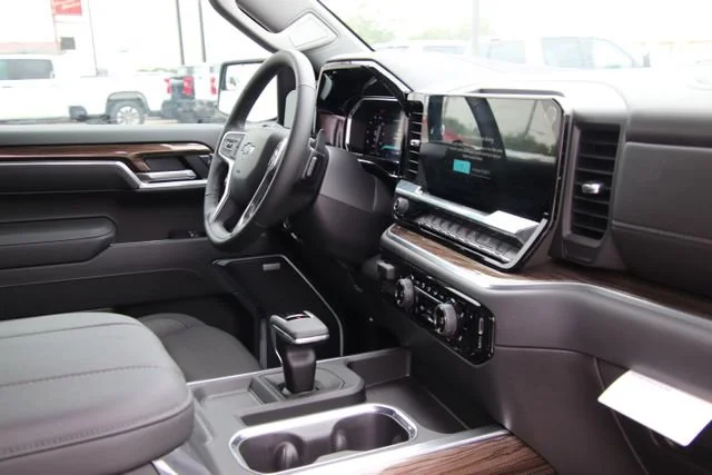 New 2026 Summit White Chevrolet LT Trail Boss image 27