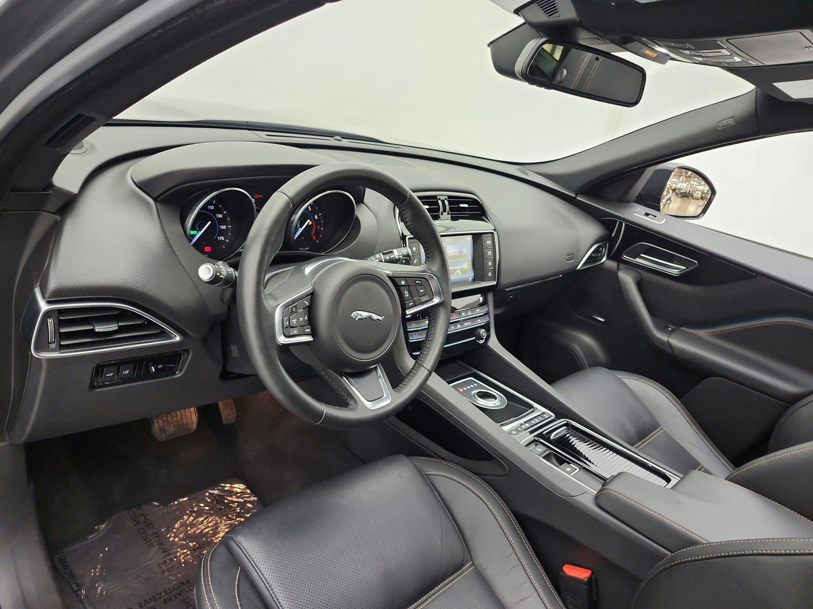 Used 2018 Corris Grey Metallic Jaguar 25t Prestige AWD image 9