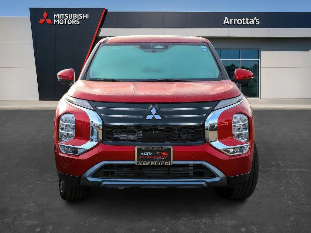 New 2026 Red Diamond Mitsubishi LE image 2