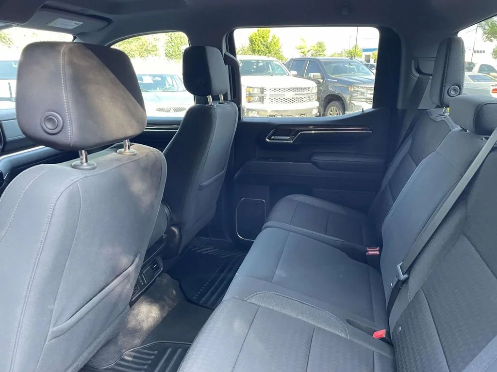 Used 2023 BLACK Chevrolet LT image 15