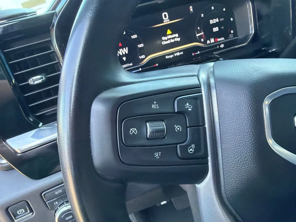 Used 2025 Summit White GMC SLT image 18
