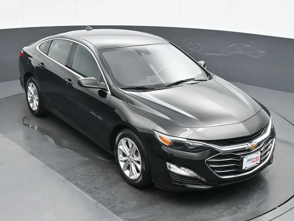 Used 2025 Black Chevrolet LT image 24