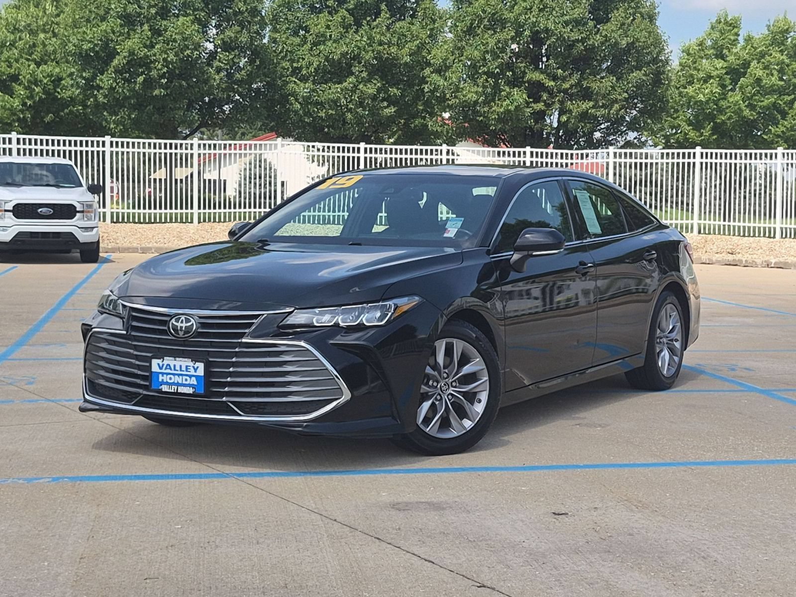 Used 2019 Midnight Black Metallic Toyota XLE image 2