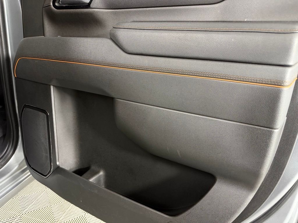Used 2025 Silver GMC AT4 image 30