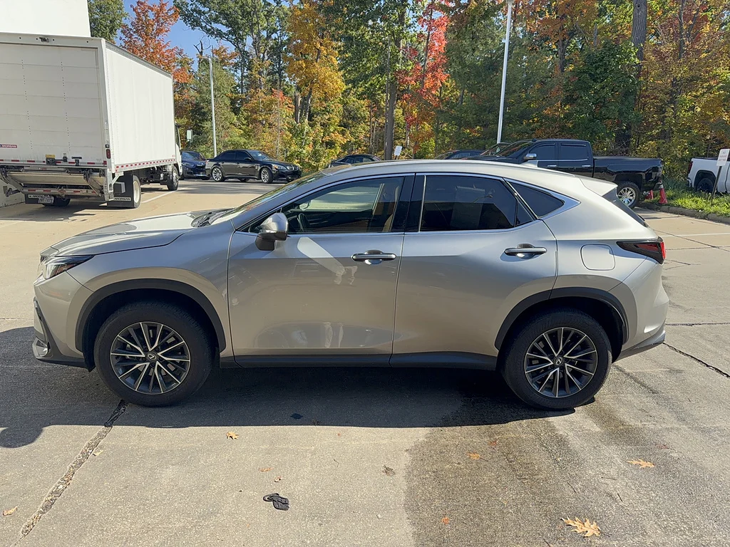 Used 2024 Atomic Silver Lexus Premium image 3