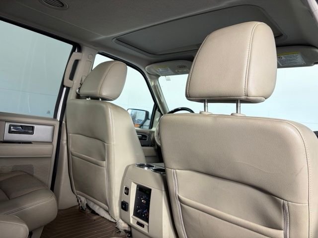 Used 2014 White Ford Limited image 50