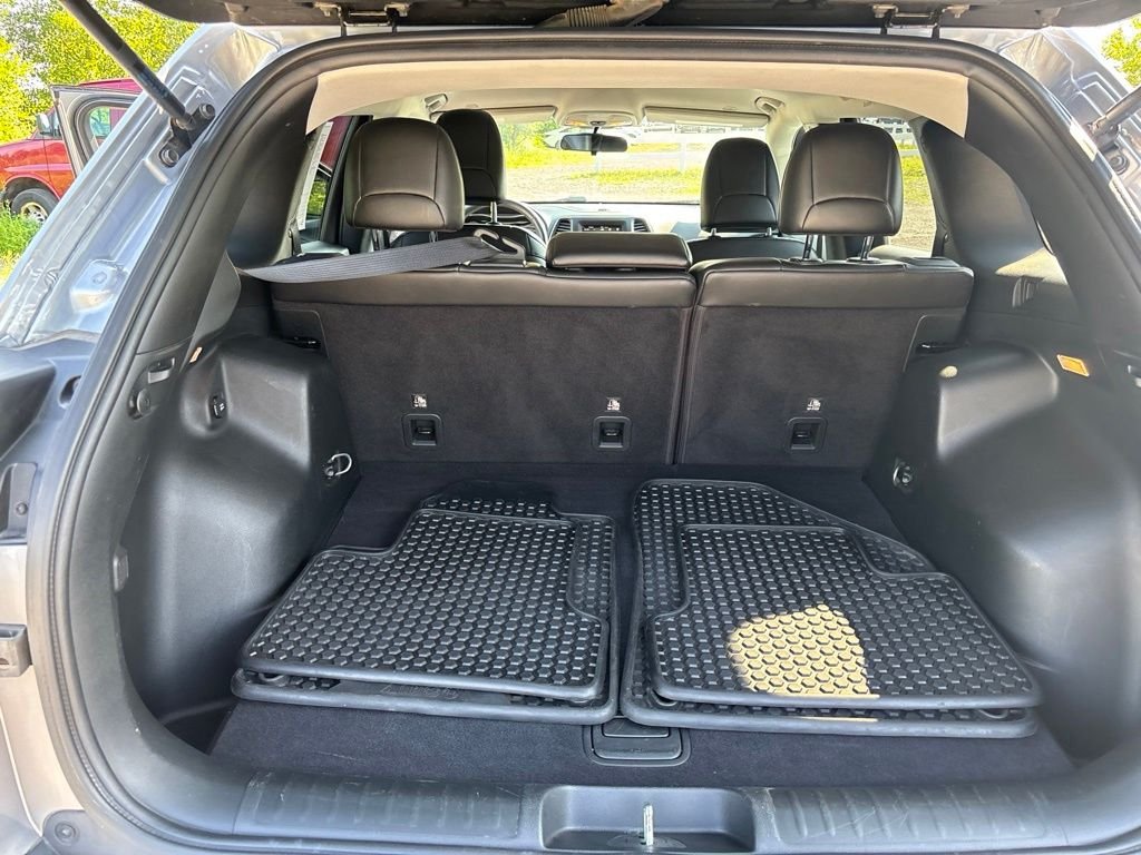 Used 2019 Silver Jeep Latitude Plus image 22