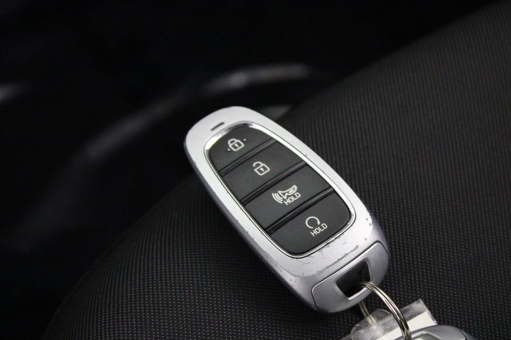 Certified Used 2022 Silver Hyundai SEL image 29