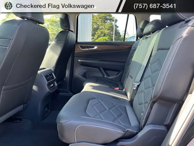 New 2026 Black Volkswagen 2.0T SE w/Technology image 30
