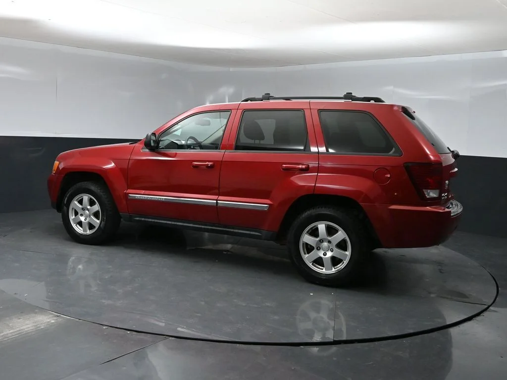 Used 2010 Red Jeep Laredo image 4