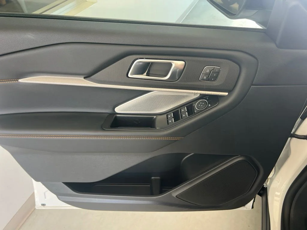 New 2026 Star White Metallic Tri-Coat Ford Tremor® image 12