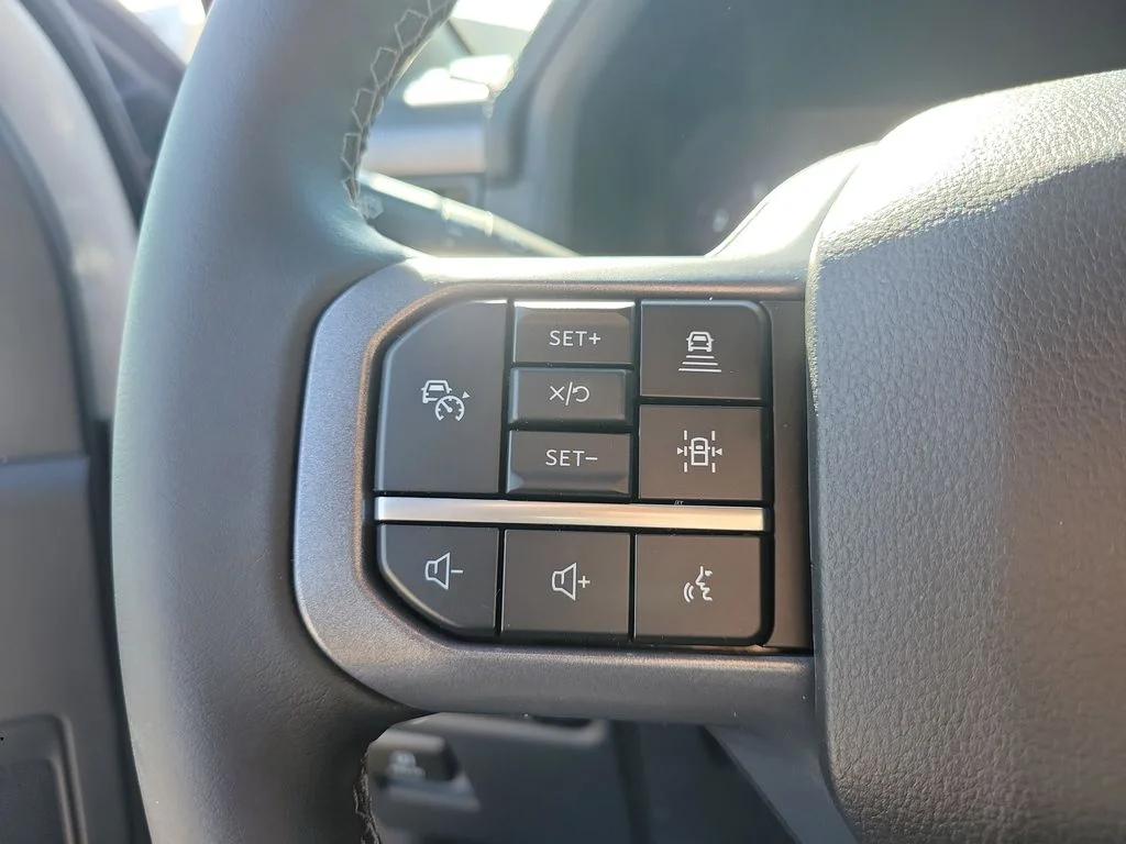New 2026 Oxford White Ford XLT image 19
