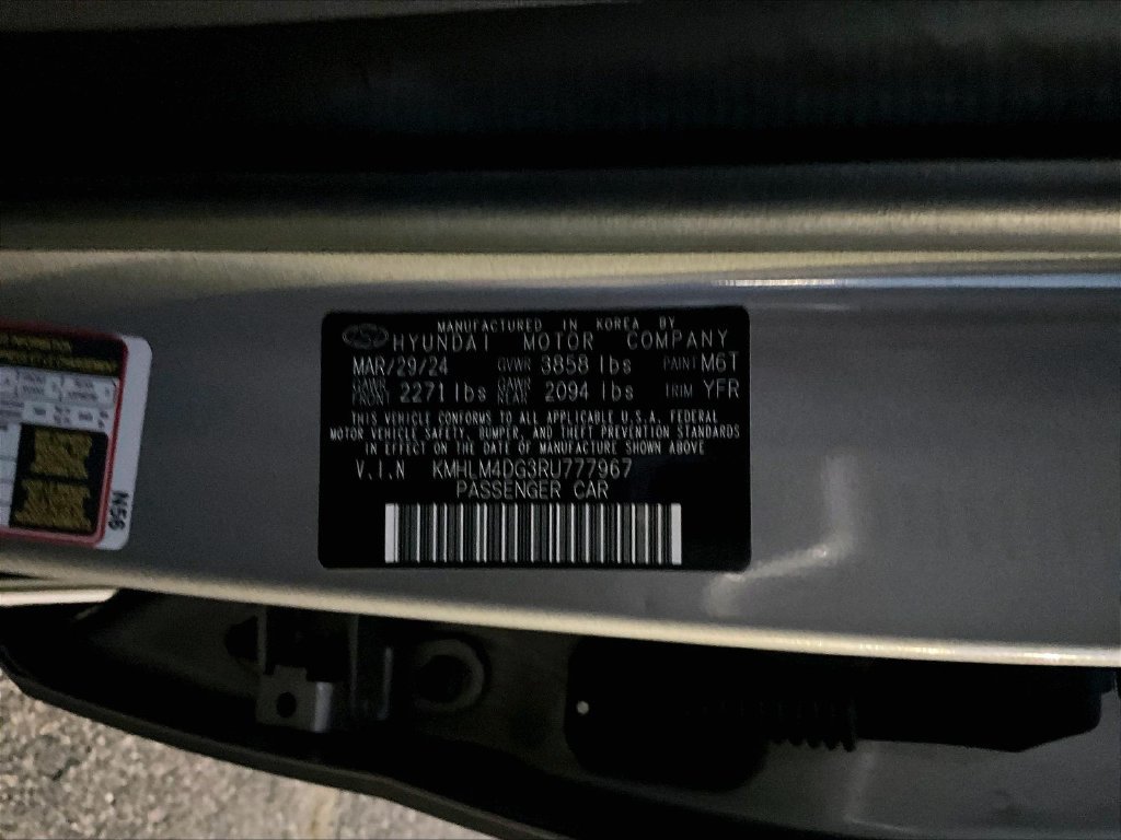 Used 2024 Silver Hyundai SEL image 9