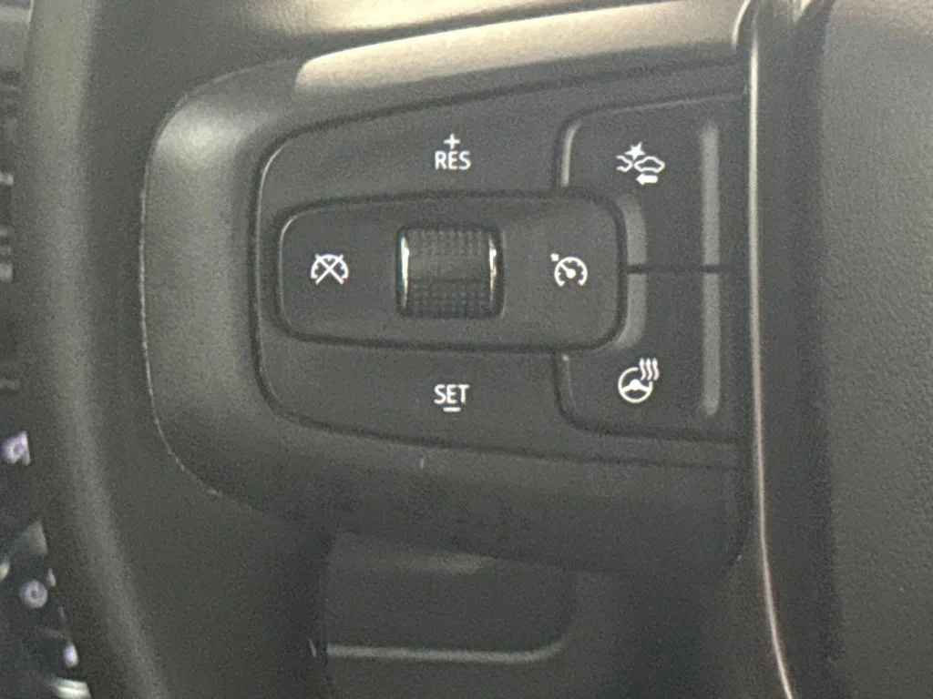 Used 2023 White GMC AT4 image 22