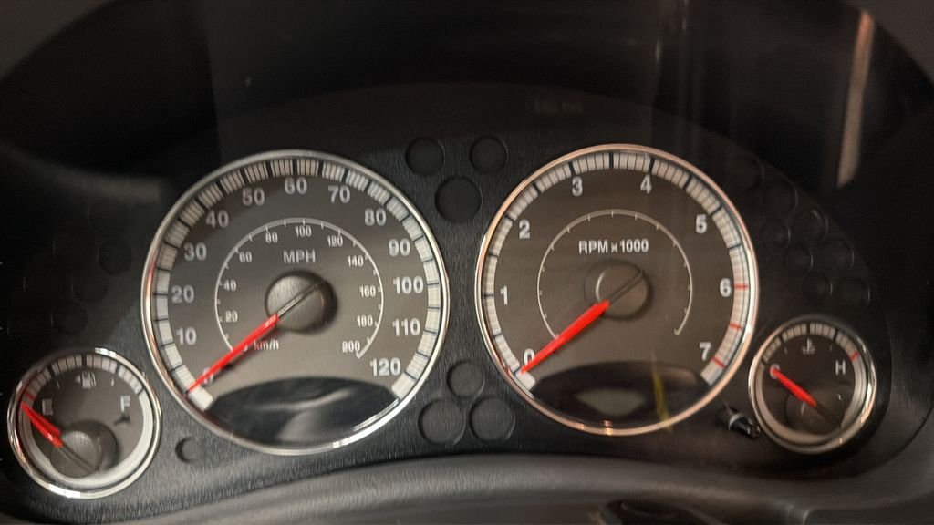Used 2006 White Jeep Limited image 13
