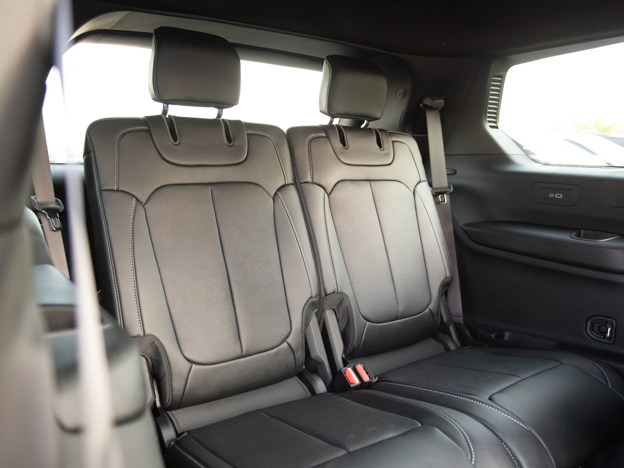 New 2026 White Jeep Limited Reserve* image 31