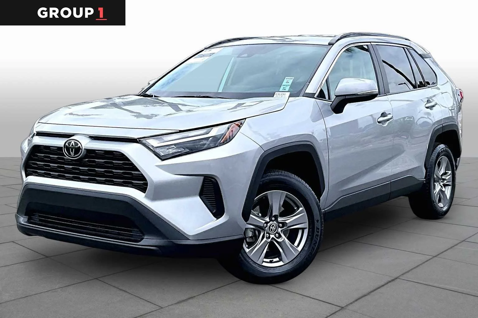 2024 Toyota RAV4 XLE AWD's photo