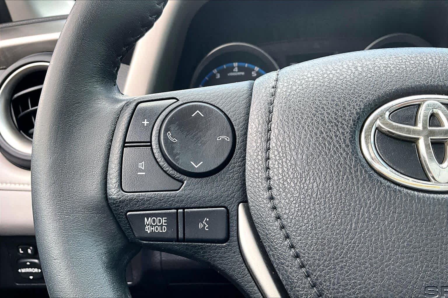 Used 2018 Black Toyota XLE image 24