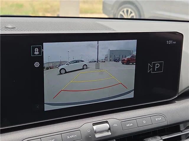 Used 2025 Snow White Pearl KIA LXS (IVT) image 19