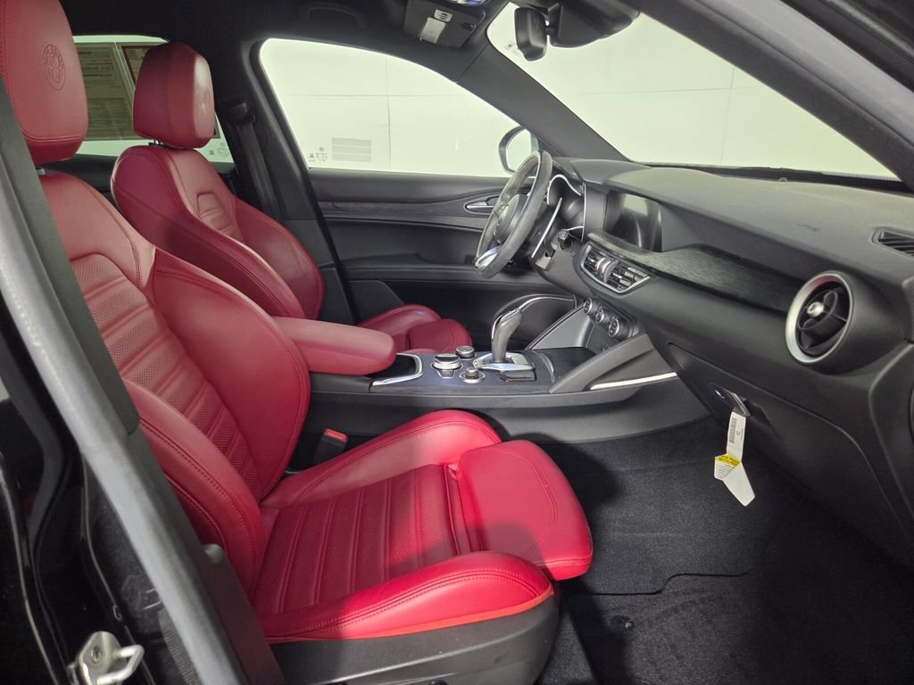 2023 Alfa Romeo Stelvio Sprint - Photo 31