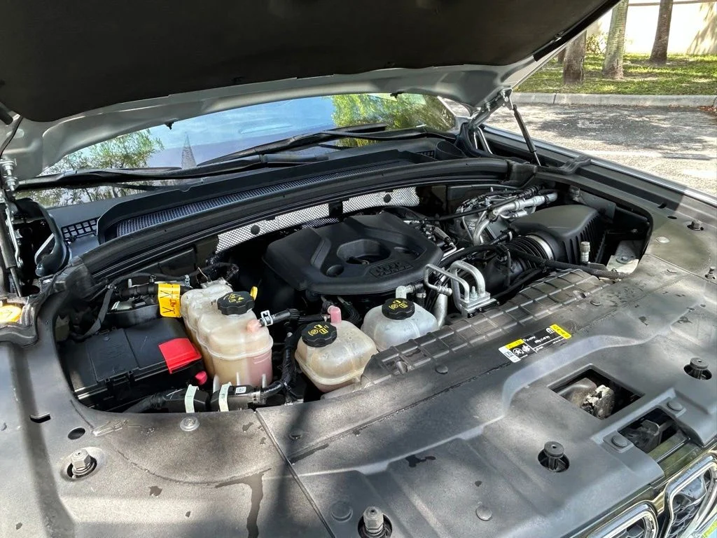 Used 2023 Silver Jeep 4xe image 38