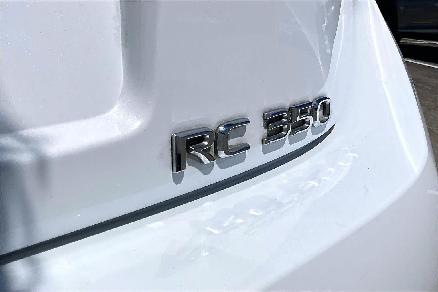 Used 2019 Ultra White Lexus F SPORT image 28