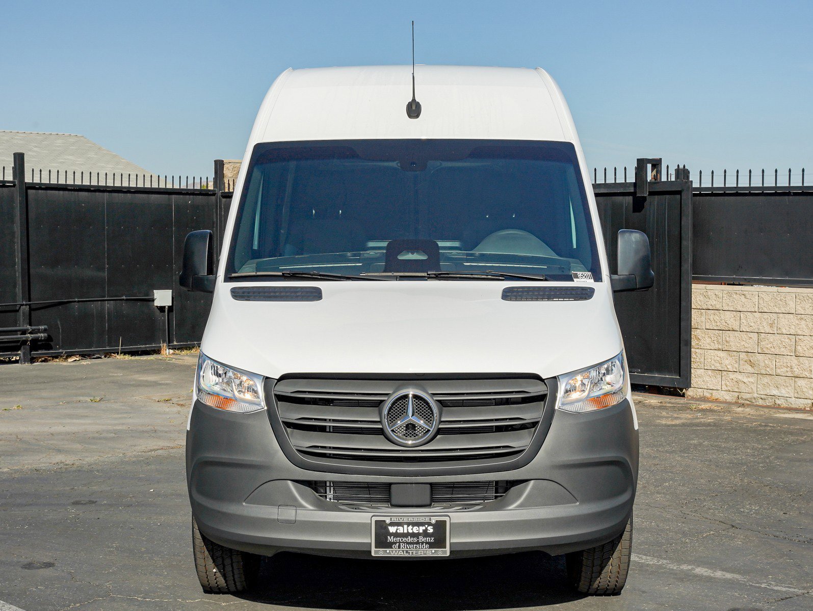 New 2025 Arctic White Mercedes-Benz 2500 High Roof I4 Diesel HO 144 RWD image 2