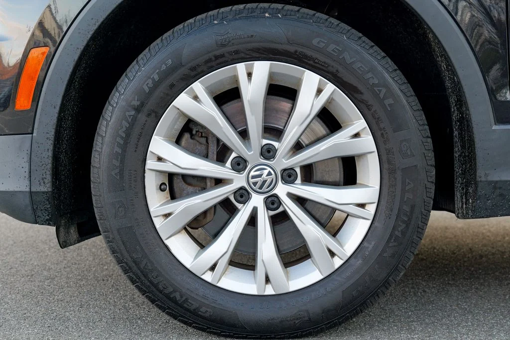Used 2019 Platinum Gray Metallic Volkswagen 2.0T SE image 15