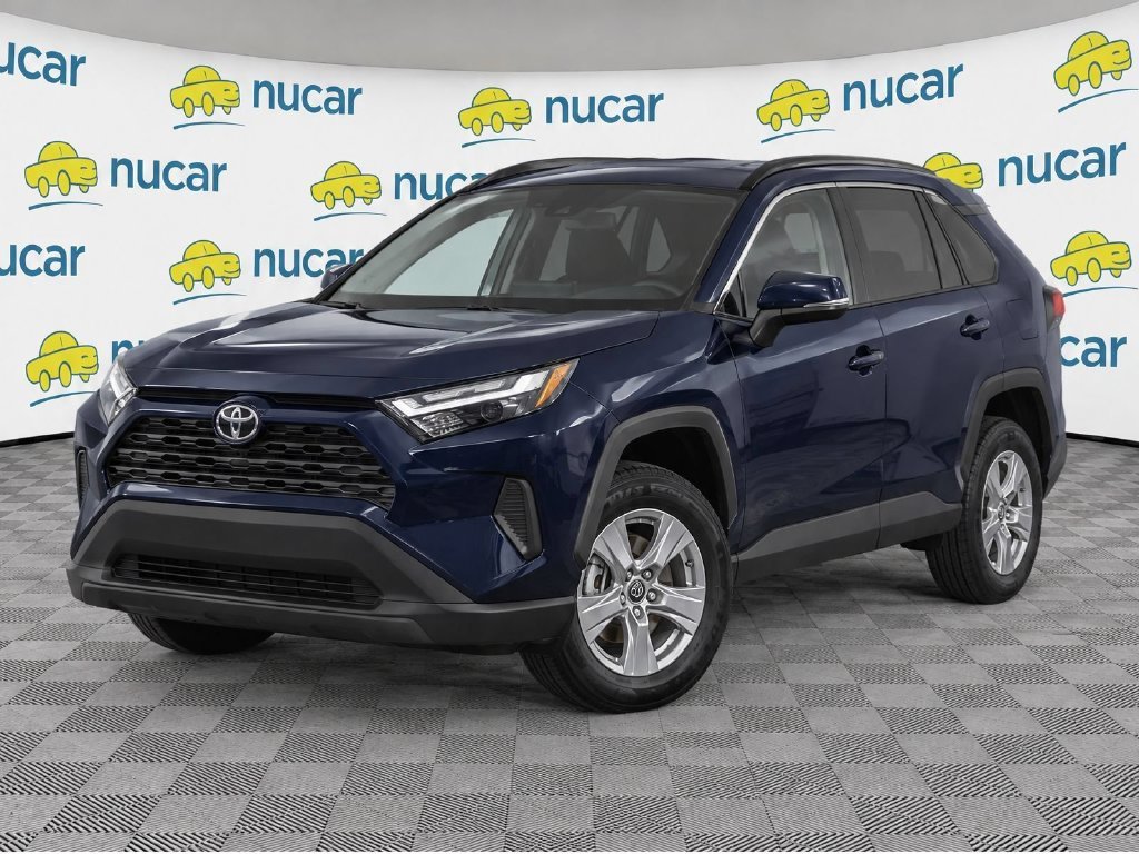 Used 2025  Toyota XLE image 2