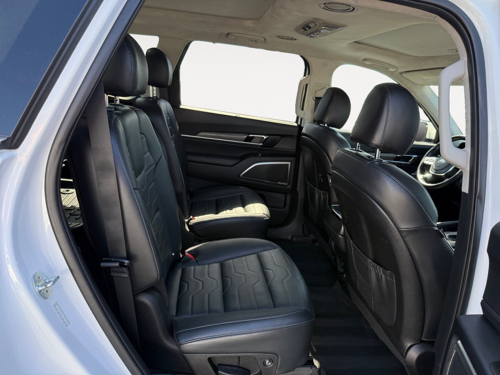 Used 2020 Snow White Pearl Kia SX image 18