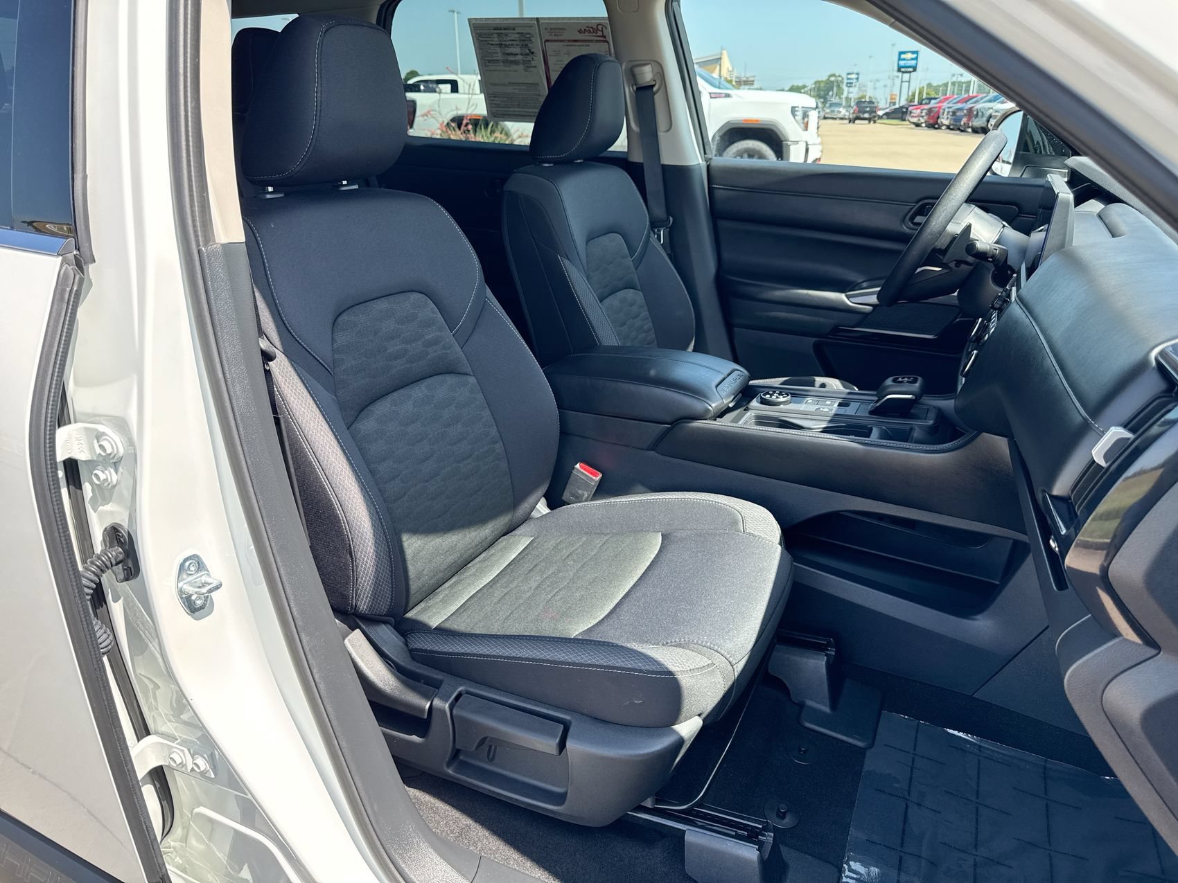 Used 2026 Glacier White Nissan S image 24