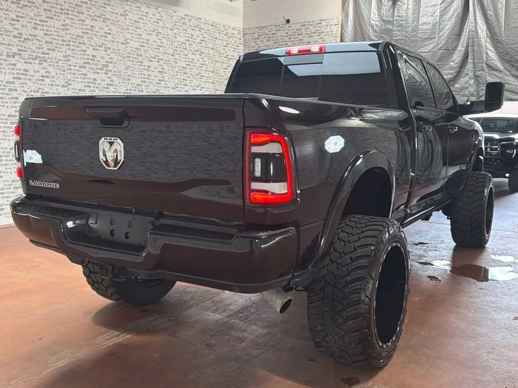 Used 2022 Diamond Black Crystal Pearlcoat Ram Laramie image 7