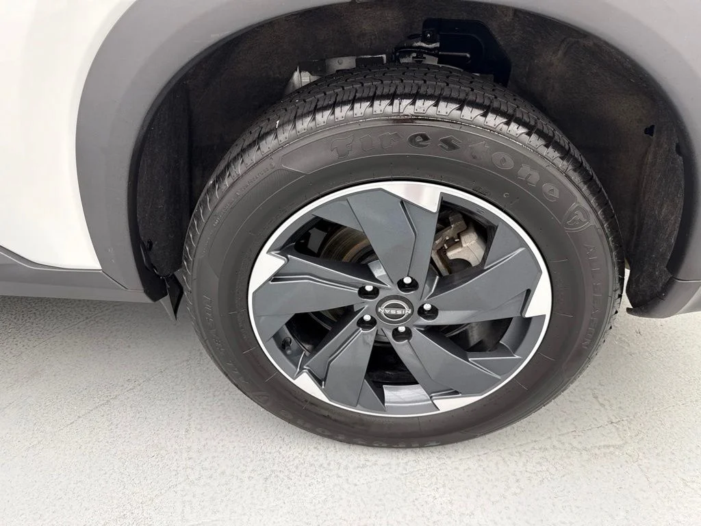 Used 2024 White Nissan SV image 8