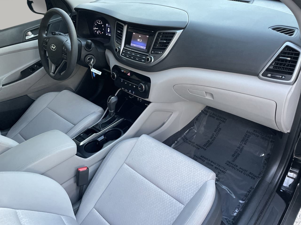 Used 2018 Black Noir Pearl Hyundai SE image 10