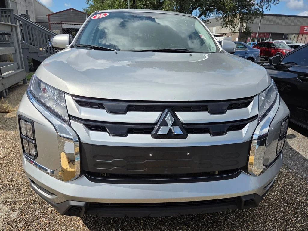 Used 2025 Silver Mitsubishi 2.0 SE image 6