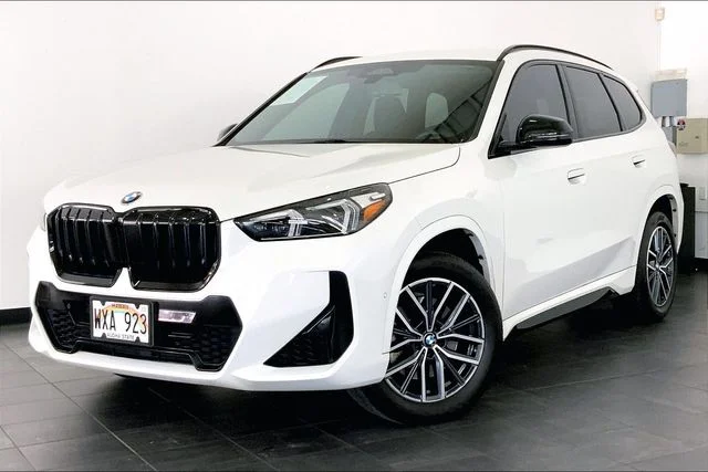 Used 2023 Alpine White BMW xDrive28i image 1