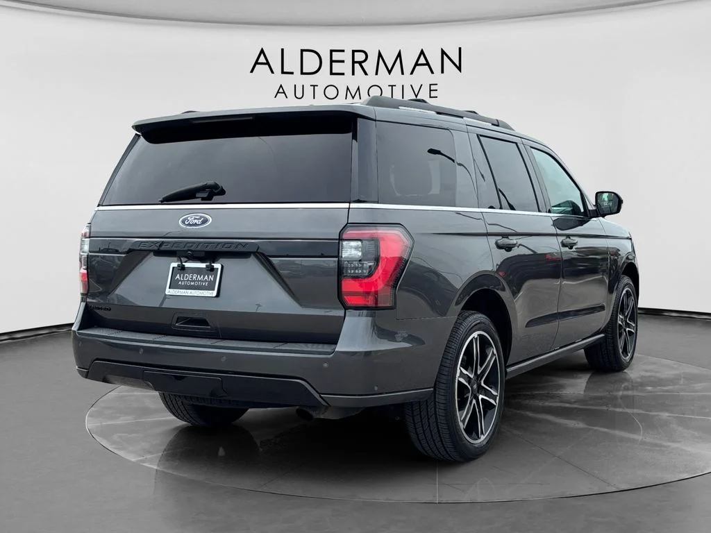 Used 2021 Gray Ford Limited image 5