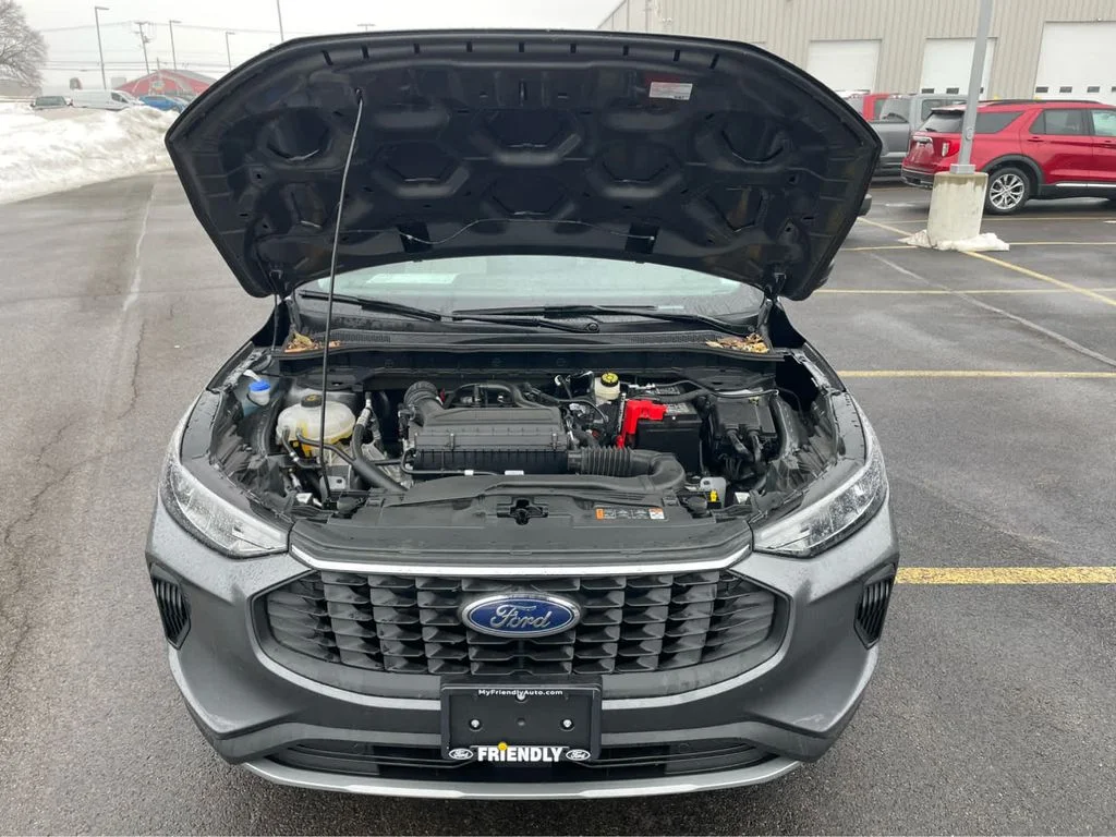 Used 2025 Gray Ford Active image 31