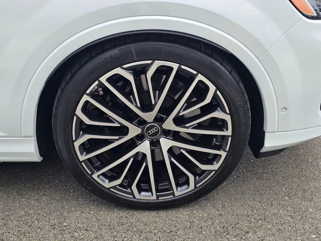 Used 2025  Audi Prestige image 9